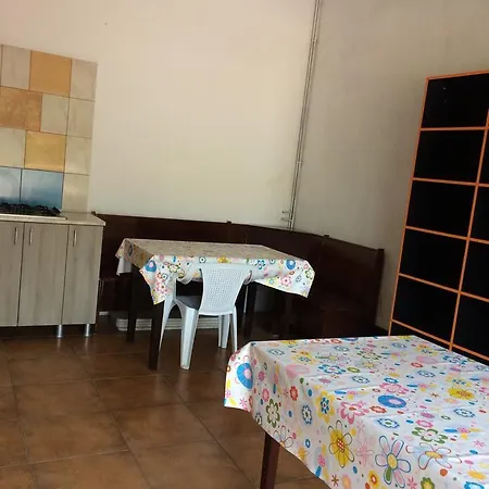 Casa Cristina 招待所 南埃福列